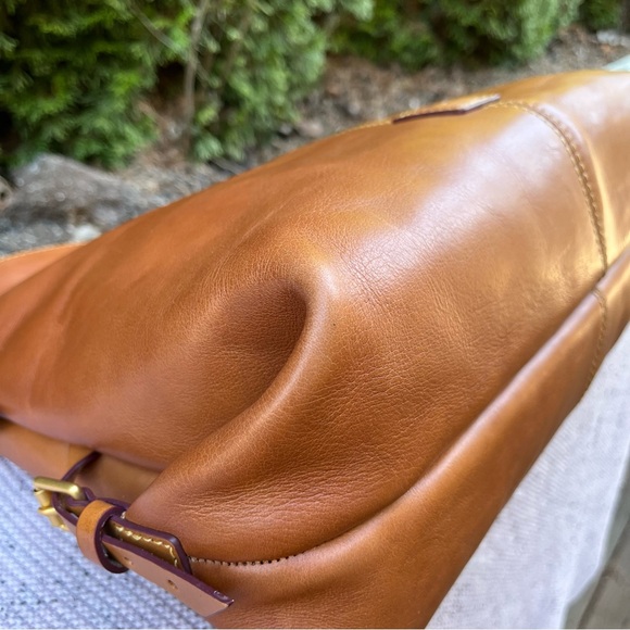 Dooney & Bourke Florentine Medium Leather Twist Sac Shoulder Bag in Natural - Picture 7 of 12